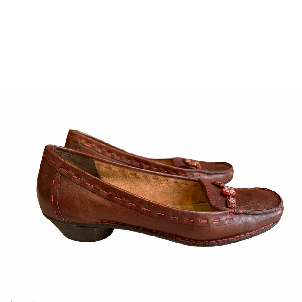 Vintage Custom leather hand red stitched Italian low heeled loafers